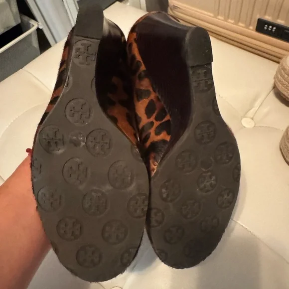 Tory Burch Leopard Print Wedges - Picture 6 of 9